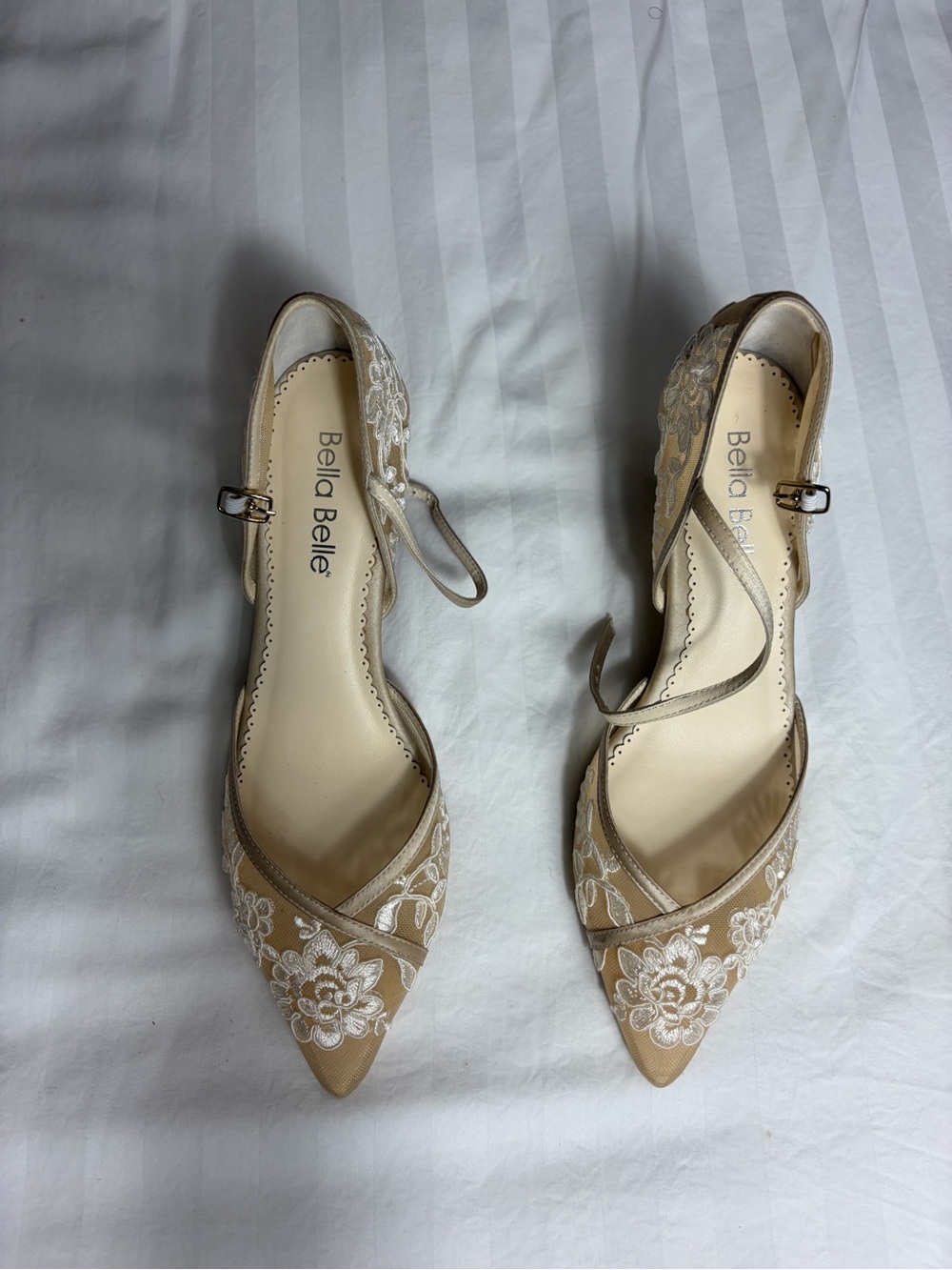 Bella Belle cream mesh embroidered floral leather kitten heel pumps size 8.5/ 39 - Picture 4 of 15